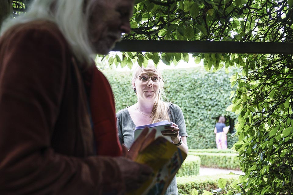 Dichters in de Prinsentuin in beeld