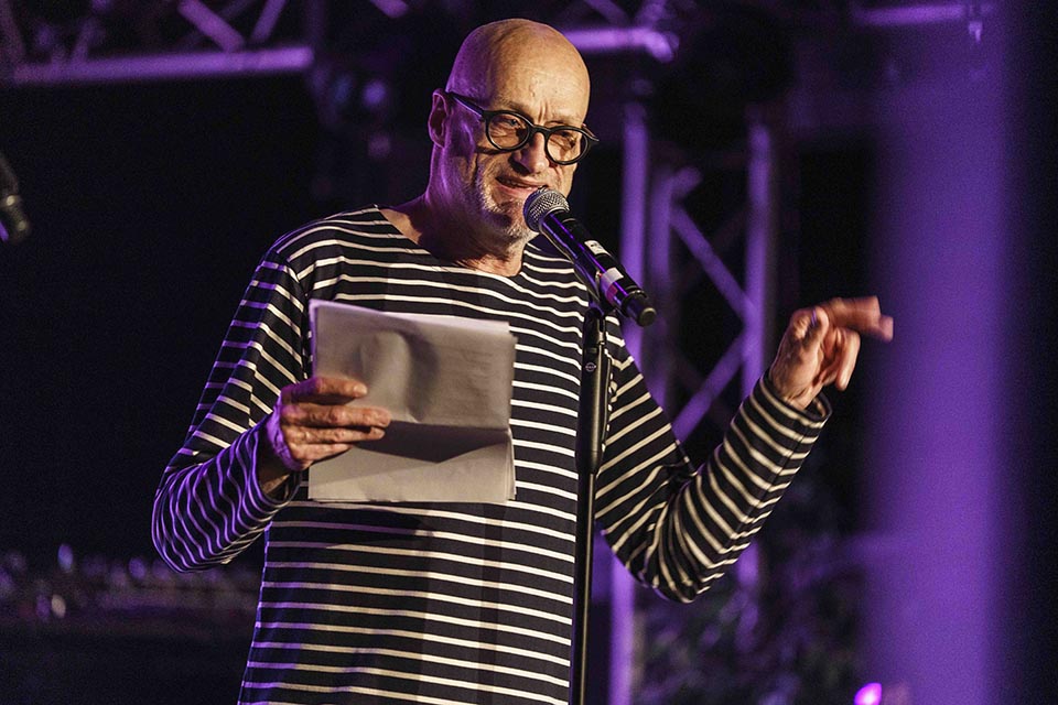 Dichters in de Prinsentuin in beeld
