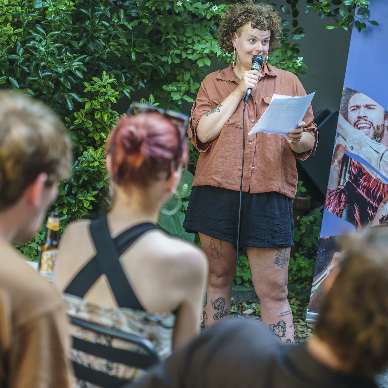Dichters in de Prinsentuin in beeld