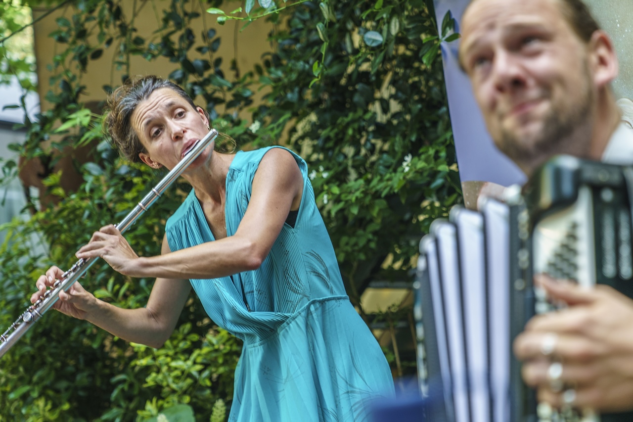 Dichters in de Prinsentuin in beeld