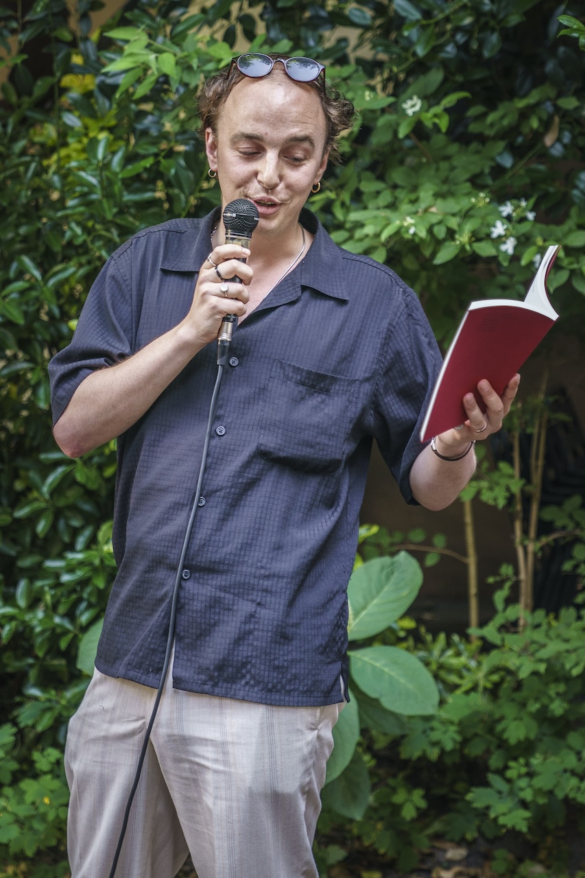 Dichters in de Prinsentuin in beeld