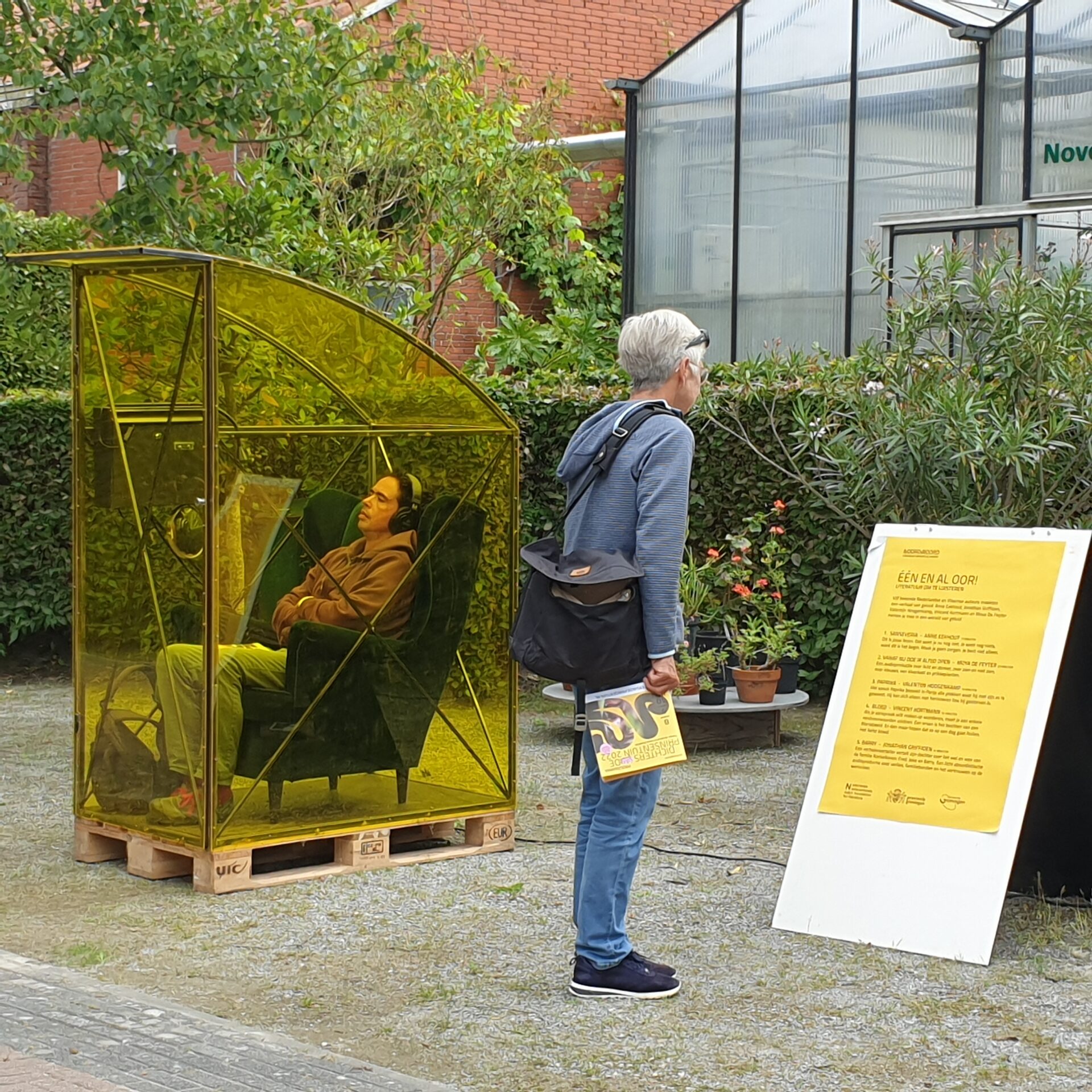 Te huur: luistercabines een en al oor